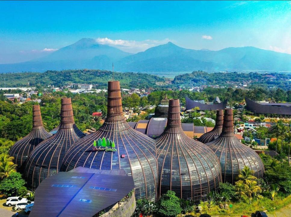 Penyilenan Kaca Dusun Semilir